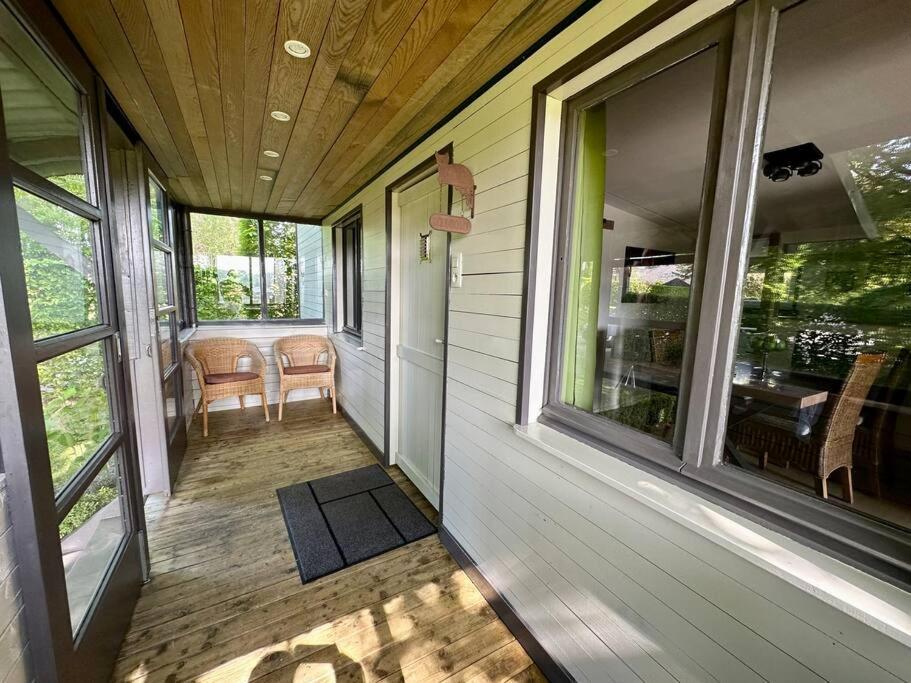 Вилла Le Chalet Du Lac Робертвиль Экстерьер фото