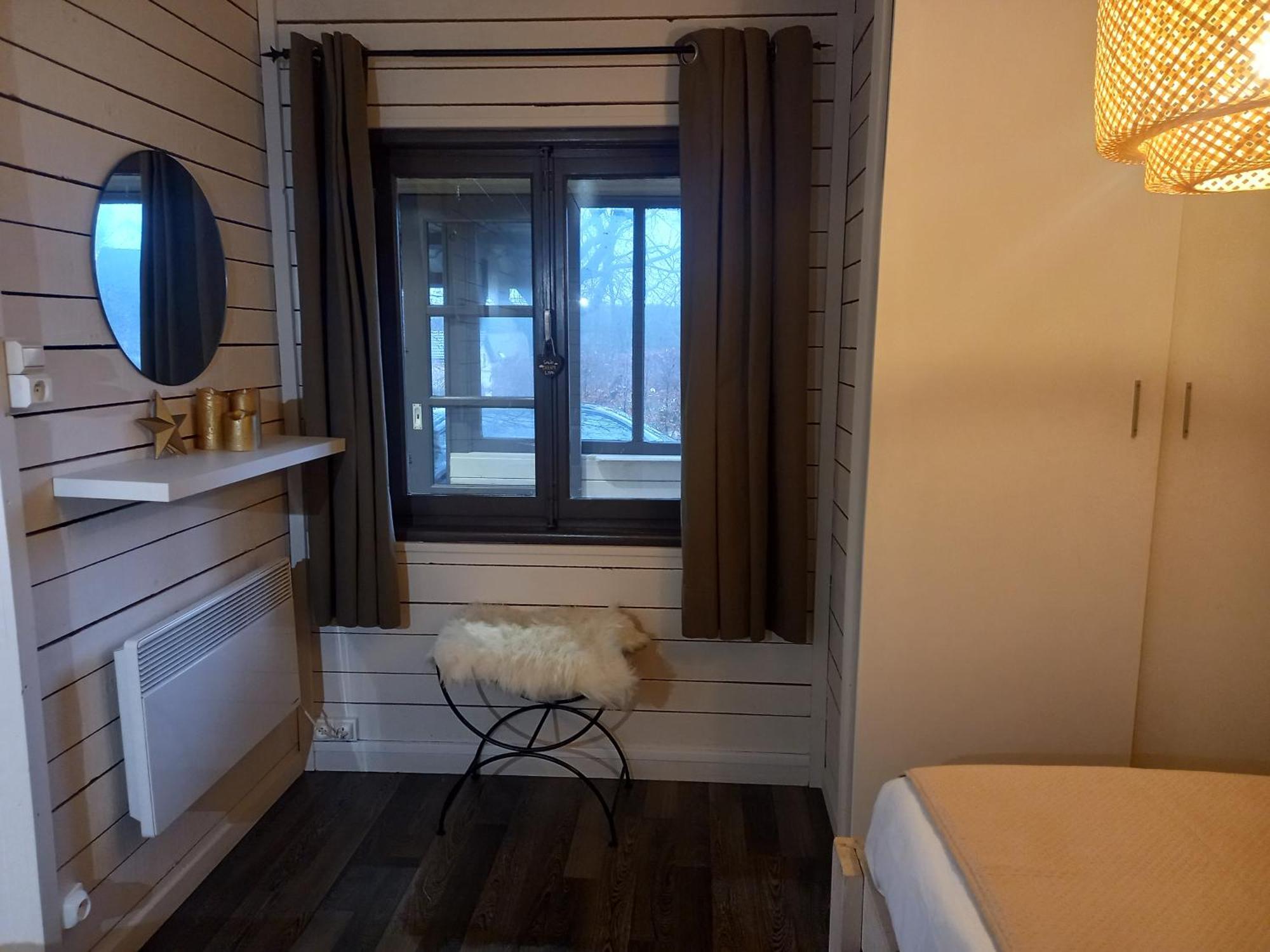 Вилла Le Chalet Du Lac Робертвиль Экстерьер фото
